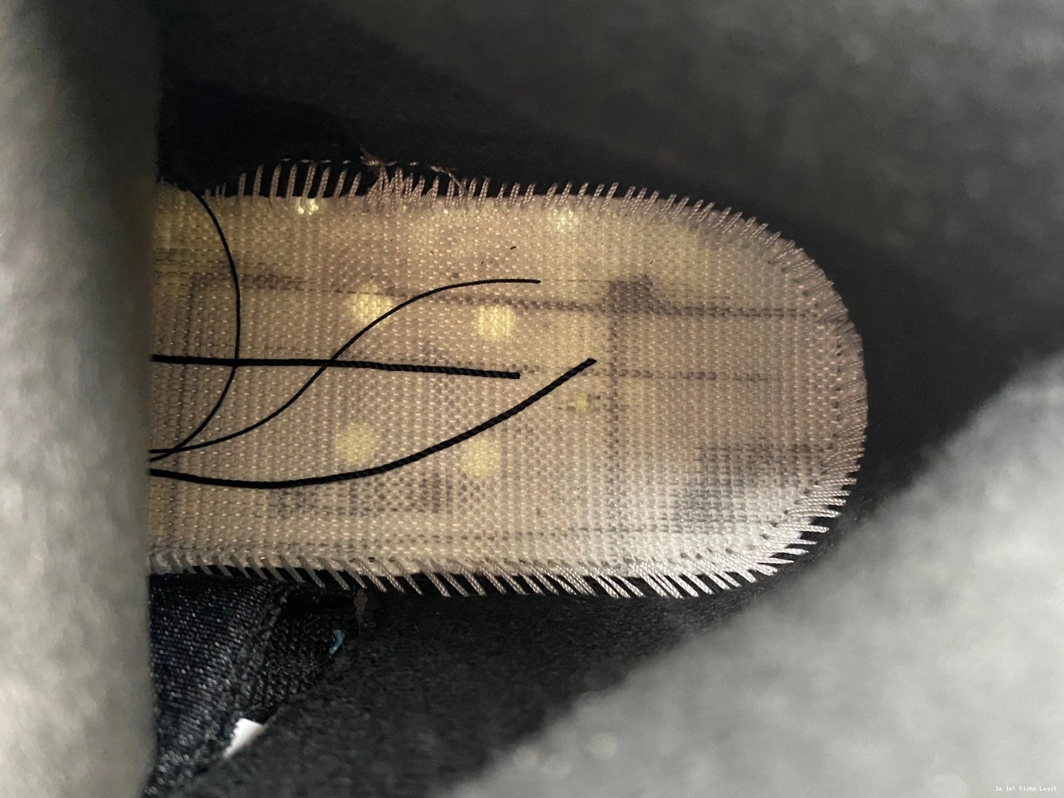 DD0587-047 Air 